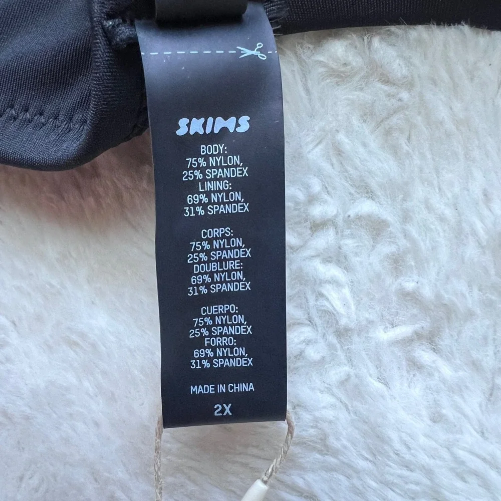 SKIMS Womens Swim Underwire Bikini Top Onyx Black Size 2X SW-UWR-0117 NWT Womens